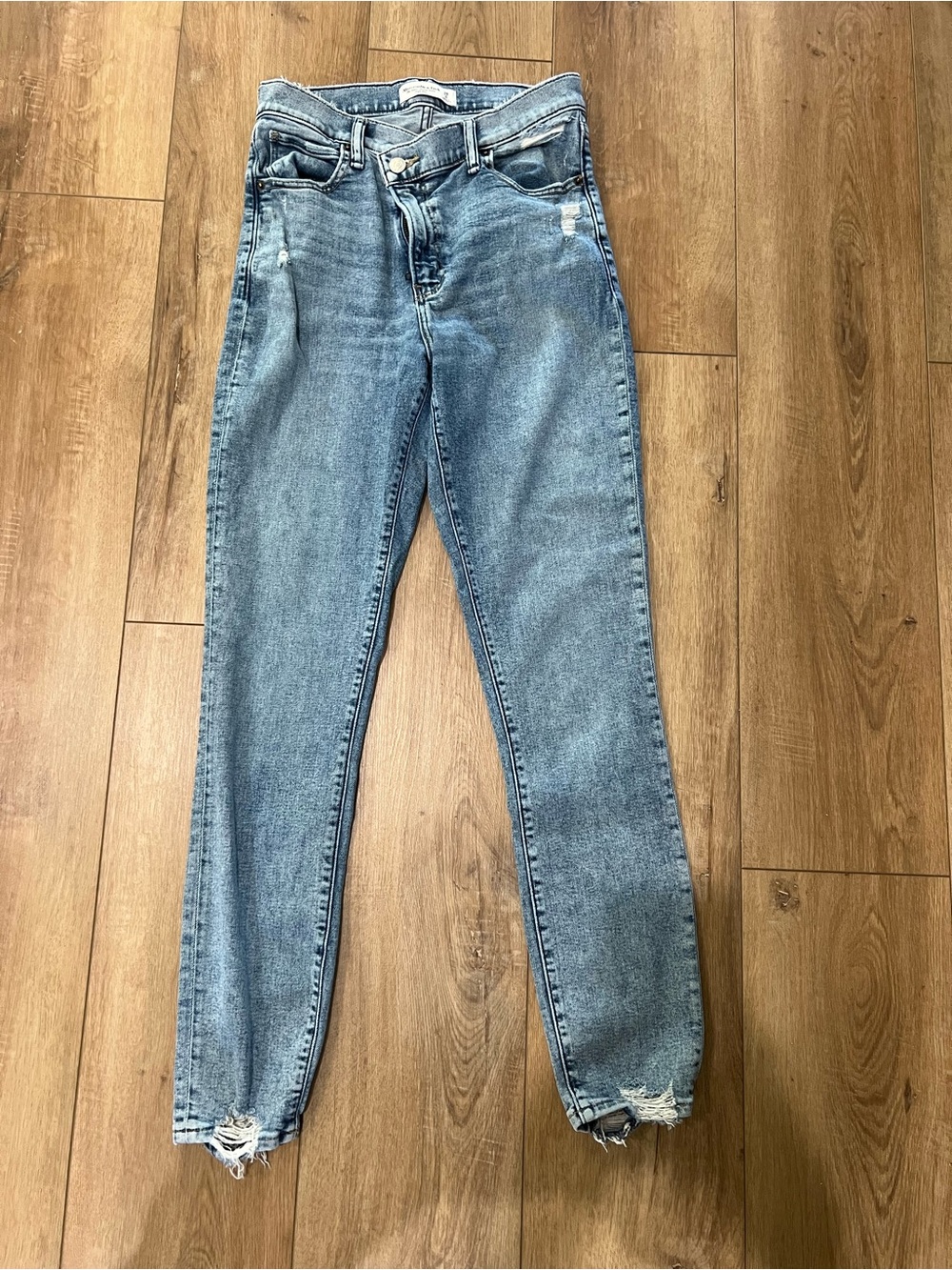 Abercrombie & Fitch Jeans 28 / 6L The Super Skinny Ankle High Rise